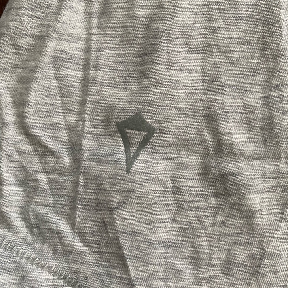 Ivivva (lululemon) Quiet Moments Tank Grey 10 - Picture 2 of 5